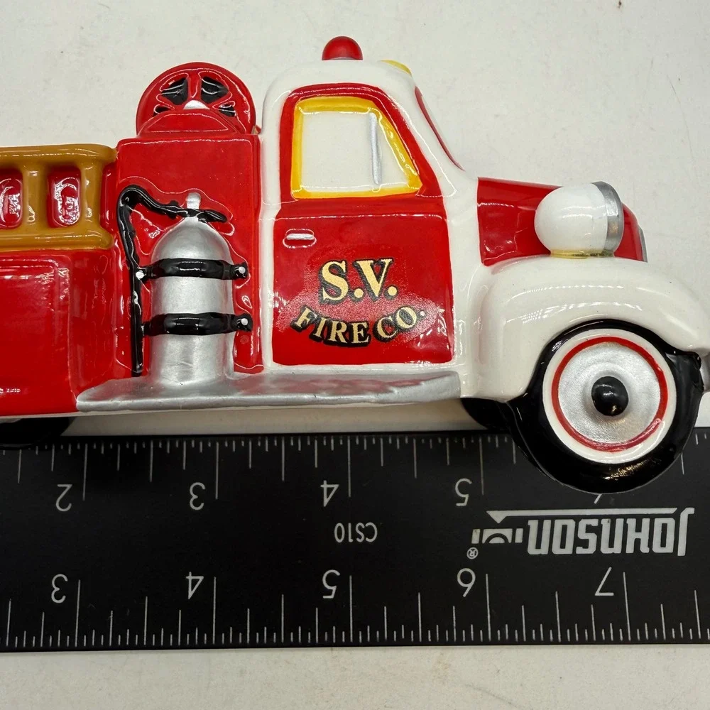 Department 56 Snow Village Fire Truck 56. Lighted Christmas Accessory Boxed